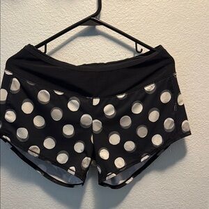 Oiselle Black and White Patterned Shorts. Roga Toolbelt. 4-inch.